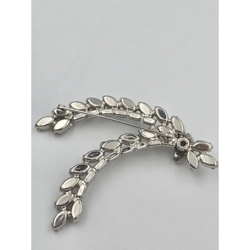 Vintage Clear Champagne Rhinestone Brooch Pin Silver Tone Marquise Baguette Leaf